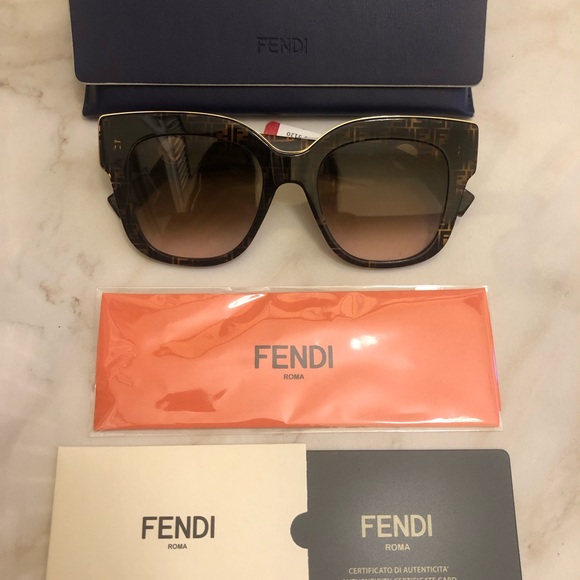 🔥NEW SHOW STOPPER FENDI SUNGLASSES 🔥 - Picture 3 of 16